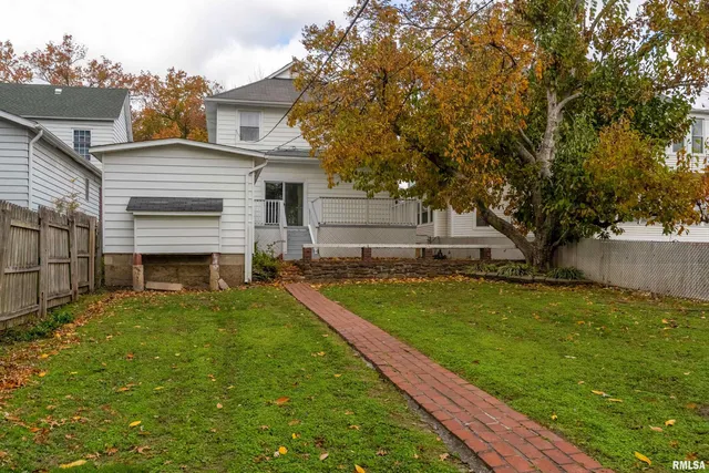 $210,000 | 311 West Poplar Street, Harrisburg, IL 62946