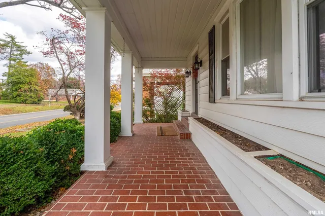 $210,000 | 311 West Poplar Street, Harrisburg, IL 62946