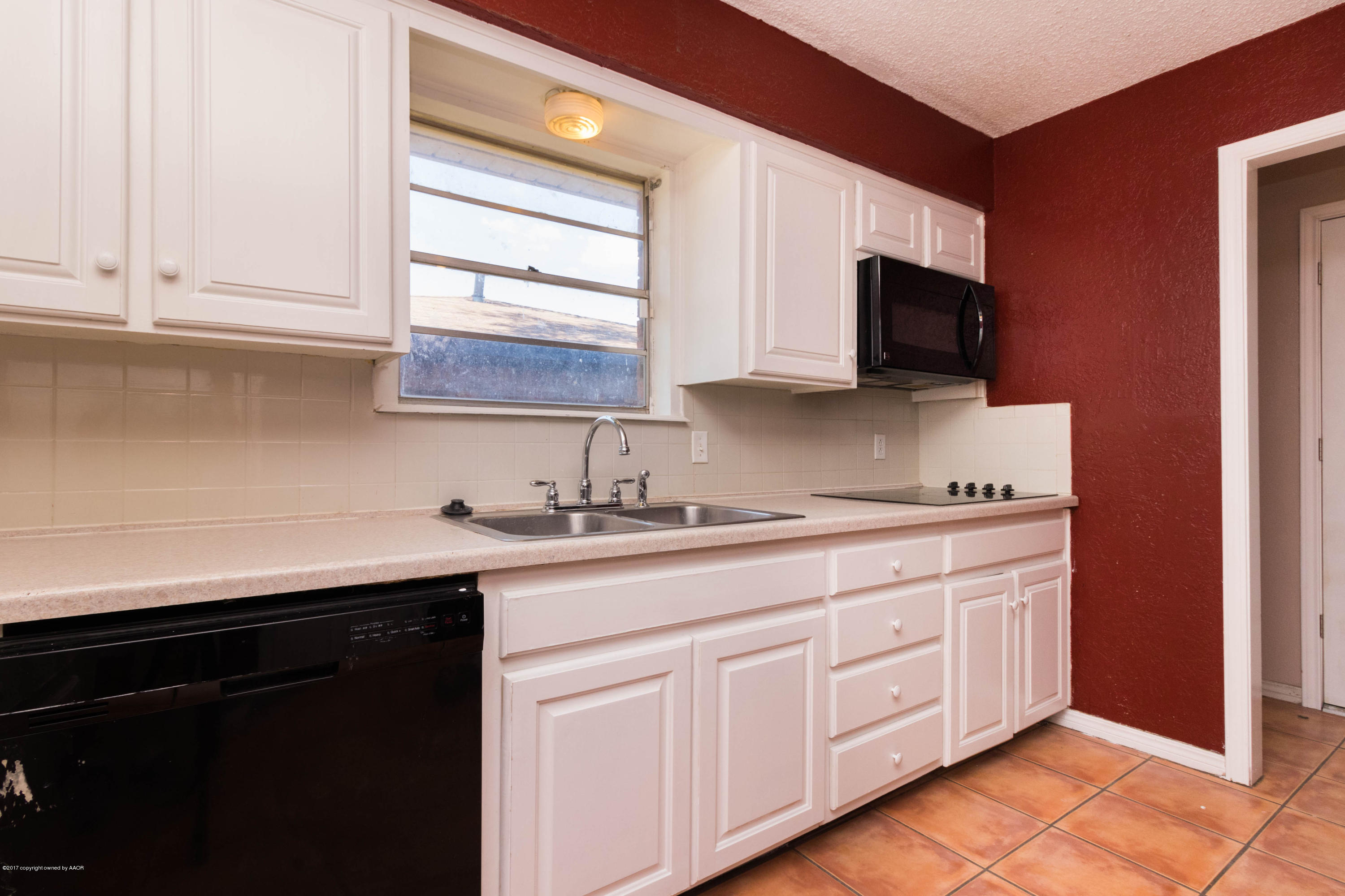 5102 Live Oak Drive Amarillo, TX 79110 - Photo 12 of 31 011