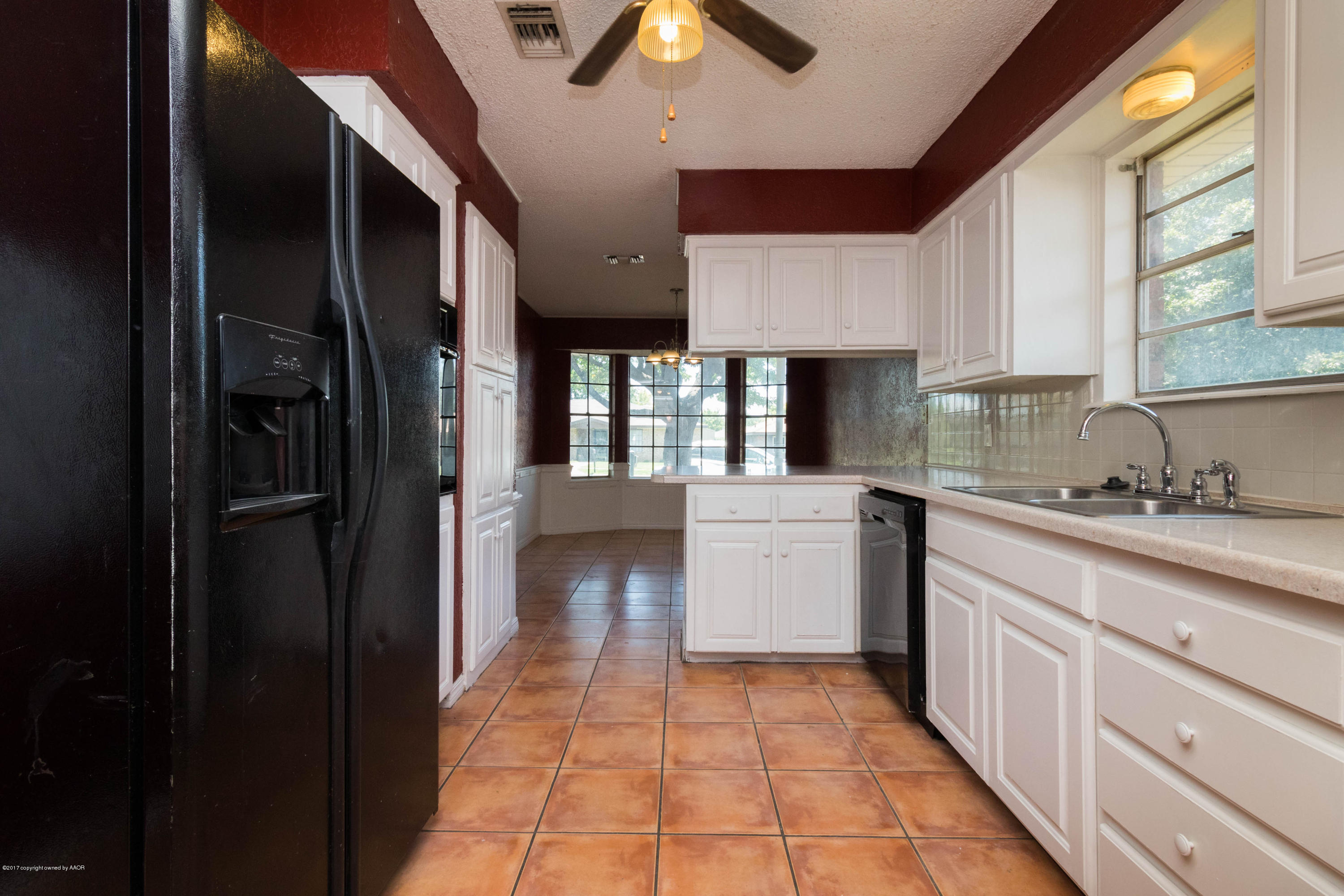 5102 Live Oak Drive Amarillo, TX 79110 - Photo 13 of 31 012