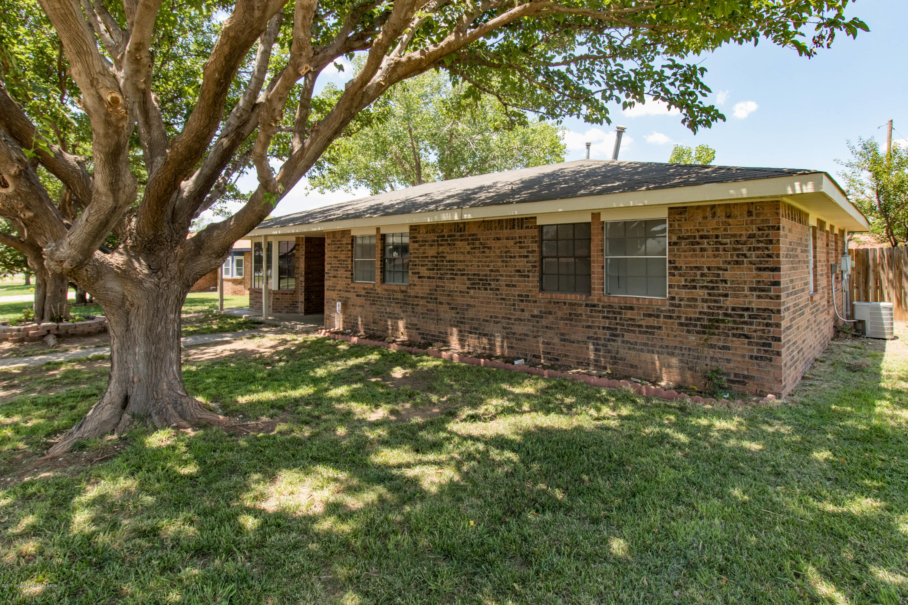 5102 Live Oak Drive Amarillo, TX 79110 - Photo 3 of 31 002