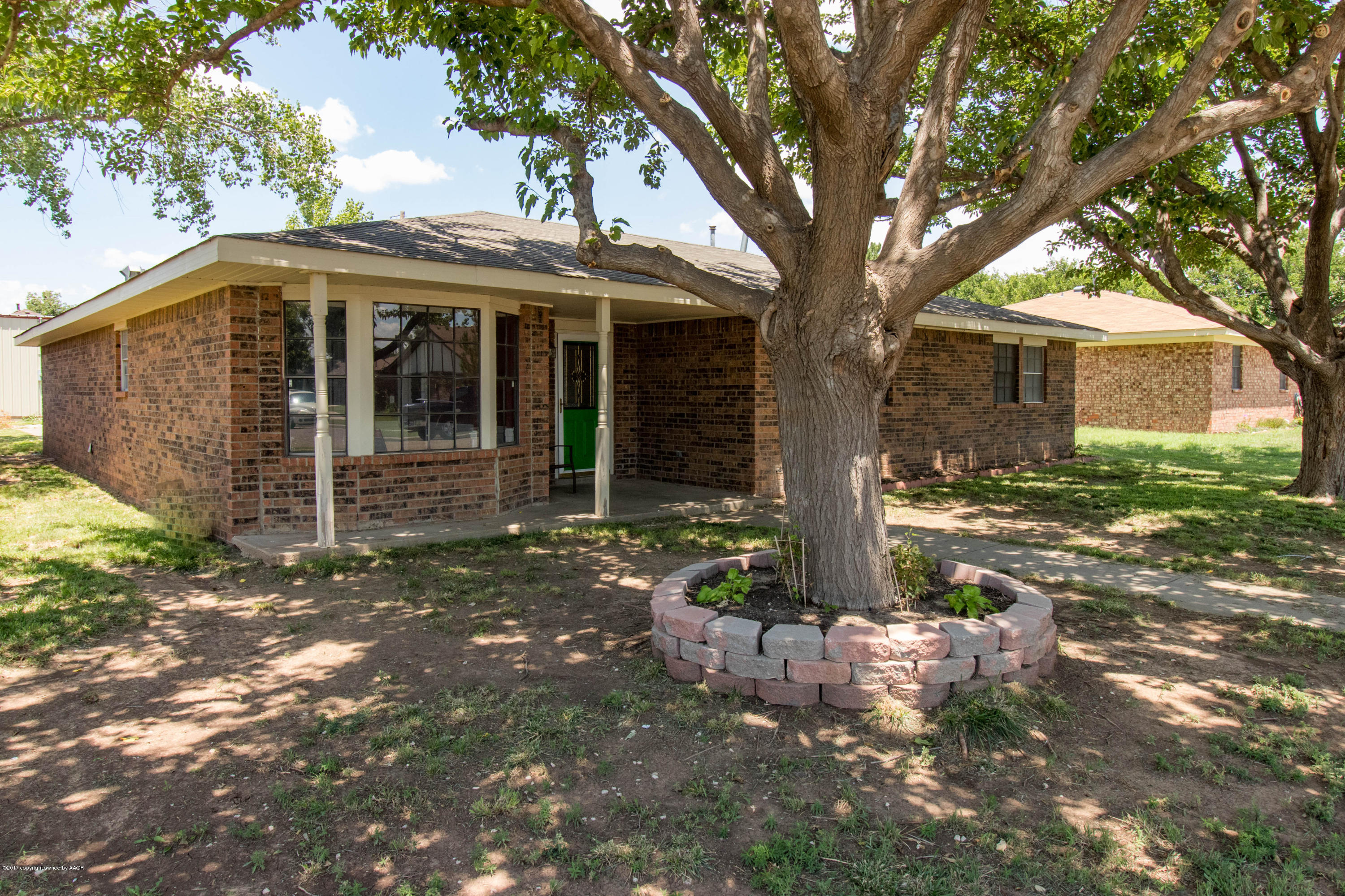 5102 Live Oak Drive Amarillo, TX 79110 - Photo 4 of 31 003