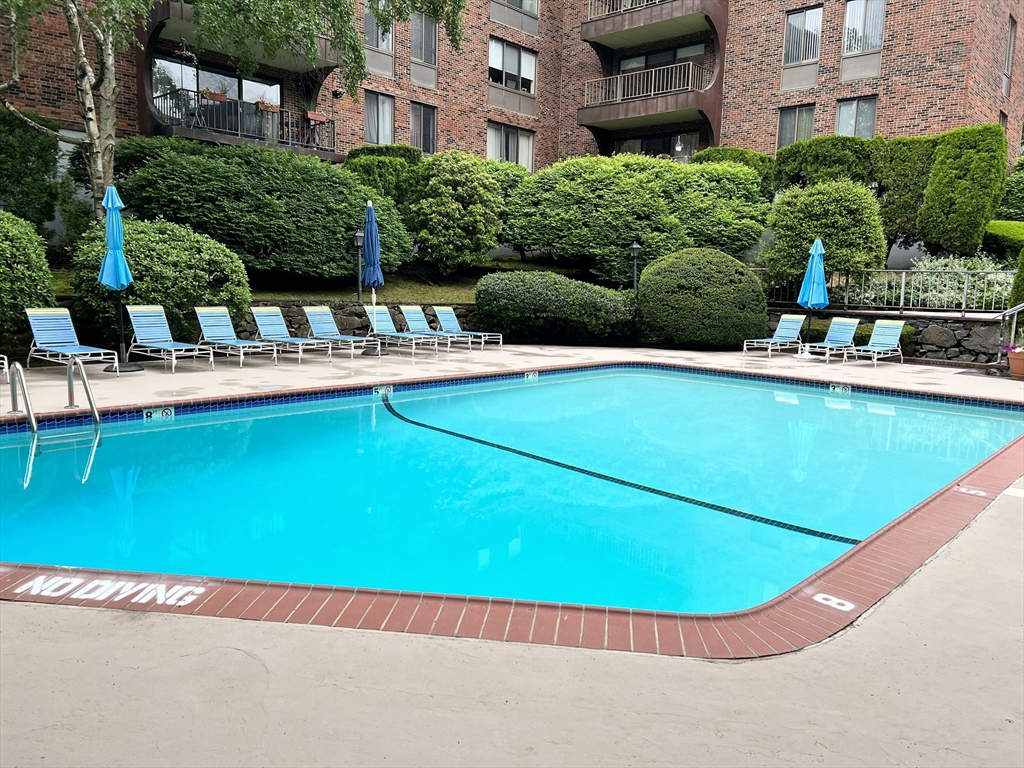1006 Paradise Road, Unit 2P Swampscott, MA 01907 - Photo 9 of 35 Gallery Image 9