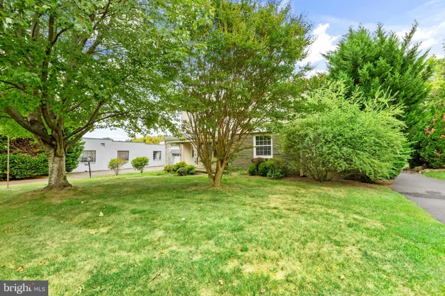 $4,600 | 421 Lafayette Street, Newtown, PA 18940