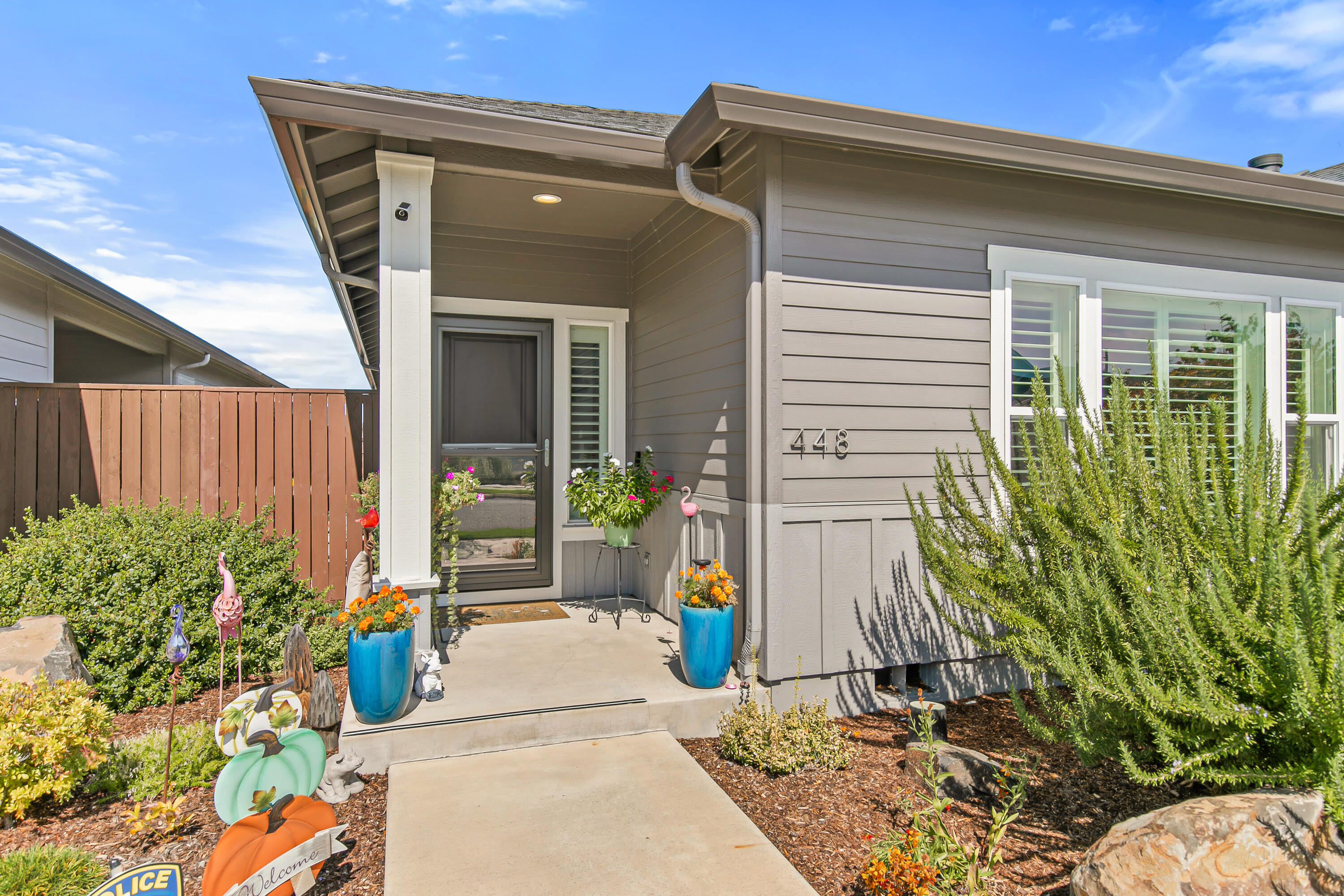 448 Cheney Loop Central Point, OR 97502 - Photo 4 of 24 9R9A9067