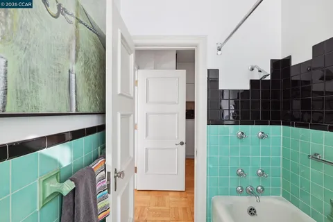 $1,298,000 | 492 Staten Avenue, Unit 1101, Oakland, CA 94610