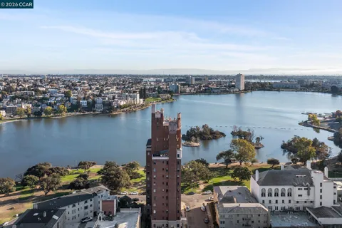 $1,298,000 | 492 Staten Avenue, Unit 1101, Oakland, CA 94610