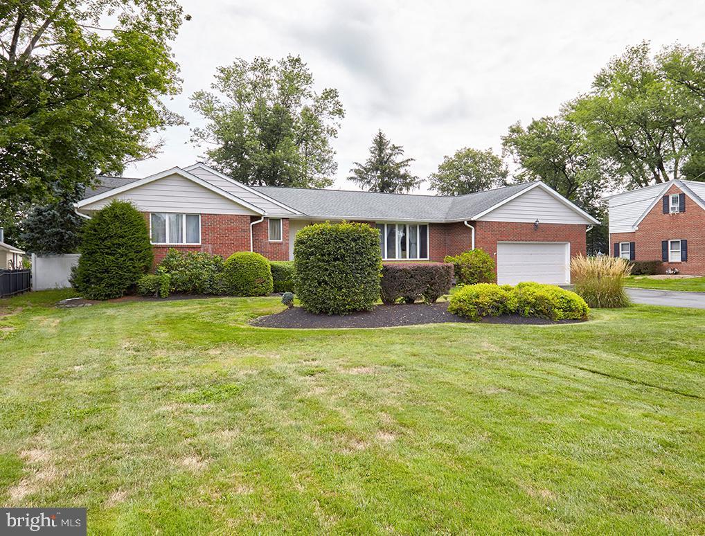 21 Georgetown Road Bordentown, NJ 08505 - Photo 2 of 38 Beautiful Front Yard Home Sets back