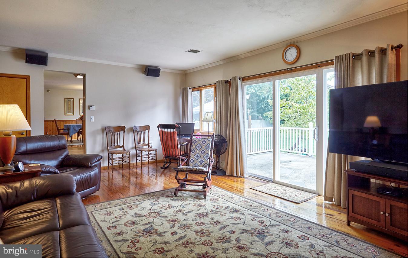 21 Georgetown Road Bordentown, NJ 08505 - Photo 15 of 38 Family Room overlooking Rear Yard
