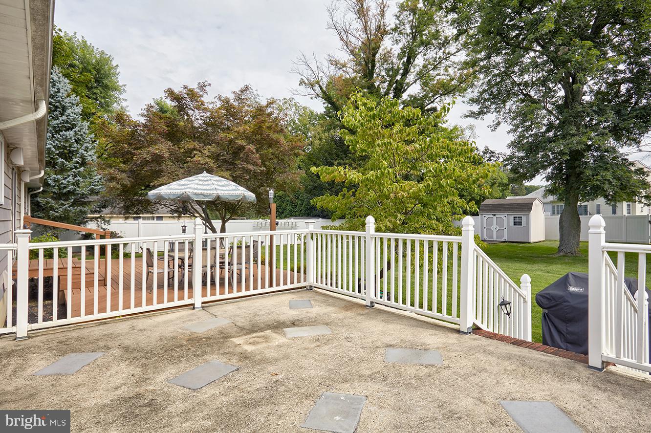 21 Georgetown Road Bordentown, NJ 08505 - Photo 17 of 38 Deck off the Family Room