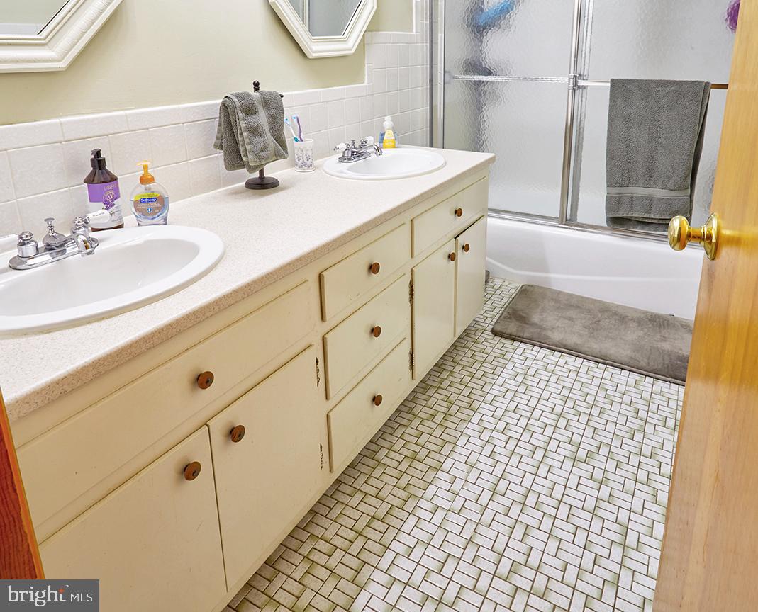 21 Georgetown Road Bordentown, NJ 08505 - Photo 24 of 38 Full Bath 2 sinks