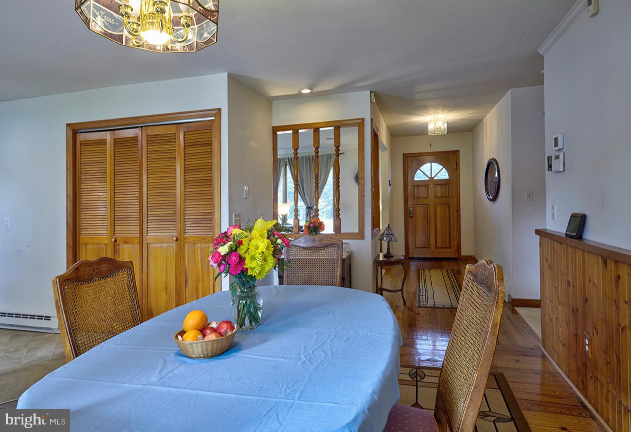 21 Georgetown Road Bordentown, NJ 08505 - Photo 5 of 38 Dining Room looking towards Front Door