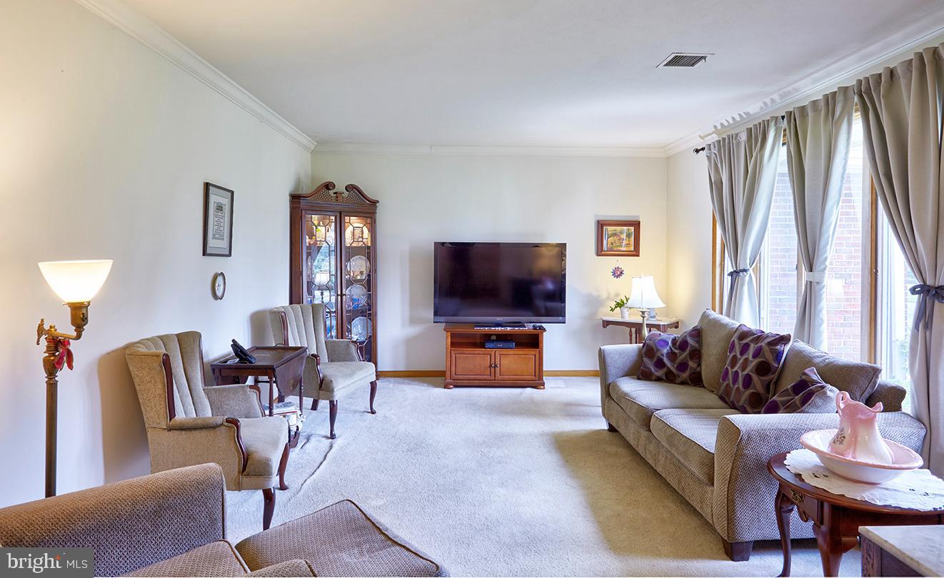 21 Georgetown Road Bordentown, NJ 08505 - Photo 6 of 38 Formal Living Room