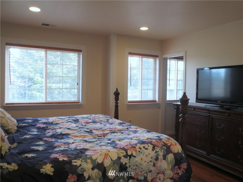 23526 19th Drive Southeast Bothell, WA 98021 - Photo 3 of 7