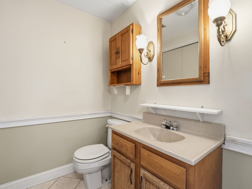 100 Roper Street, Unit D Lowell, MA 01852 - Photo 20 of 38