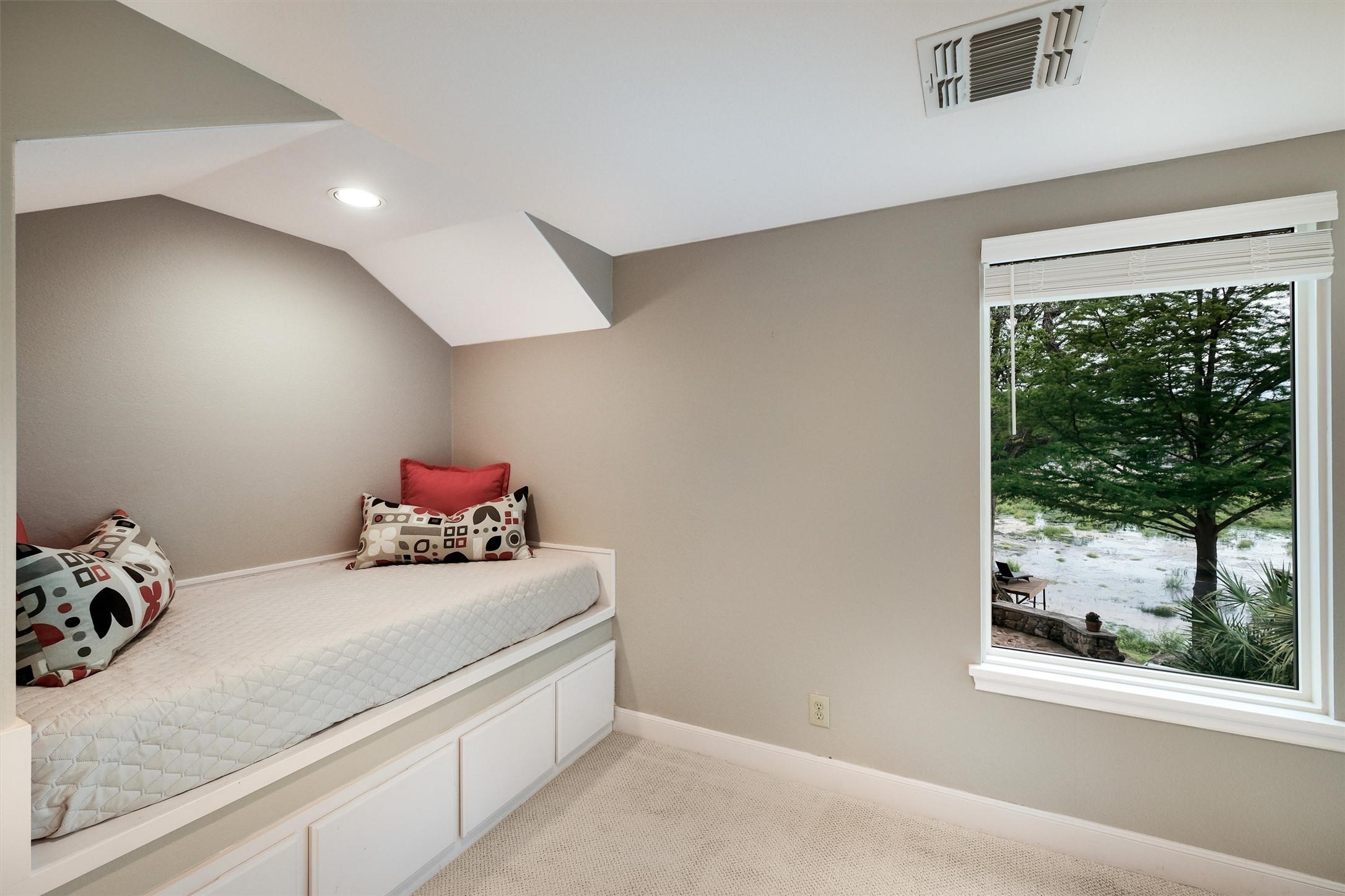 1807 Terminal Loop Road McQueeney, TX 78123 - Photo 16 of 32 Lake front bedroom extra space for bed or reading nook.