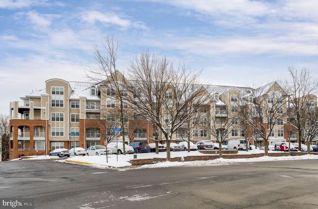 $500,100 | 8183 Carnegie Hall Court, Unit 107, Vienna, VA 22180