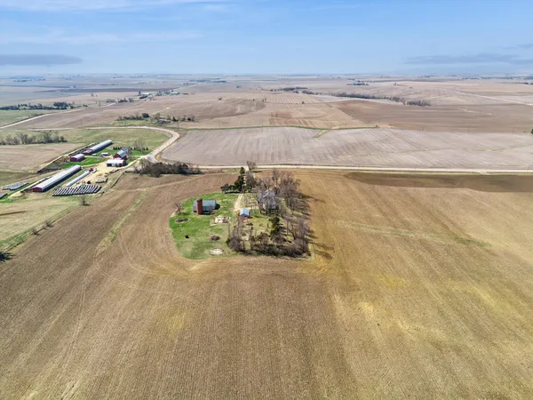 $415,000 | 266 Hoover Highway, Lowden, IA 52255