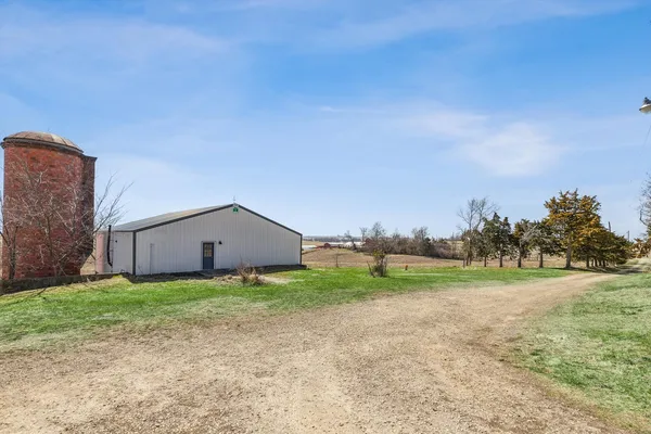 $415,000 | 266 Hoover Highway, Lowden, IA 52255