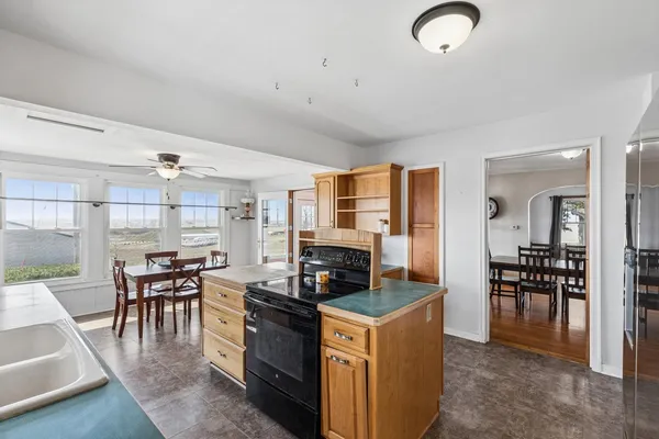 $415,000 | 266 Hoover Highway, Lowden, IA 52255