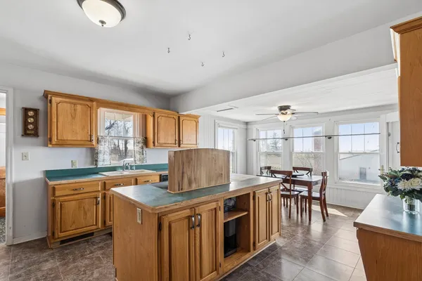 $415,000 | 266 Hoover Highway, Lowden, IA 52255