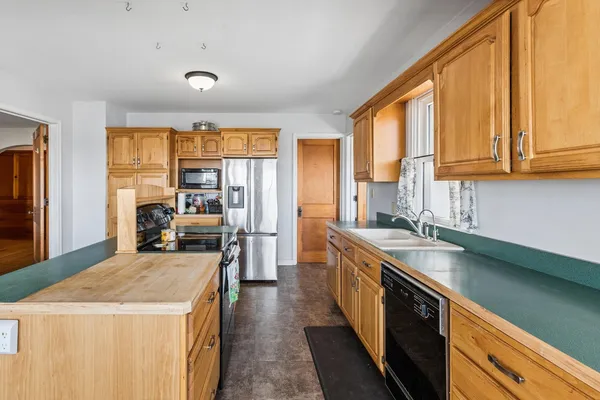 $415,000 | 266 Hoover Highway, Lowden, IA 52255