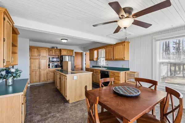 $415,000 | 266 Hoover Highway, Lowden, IA 52255