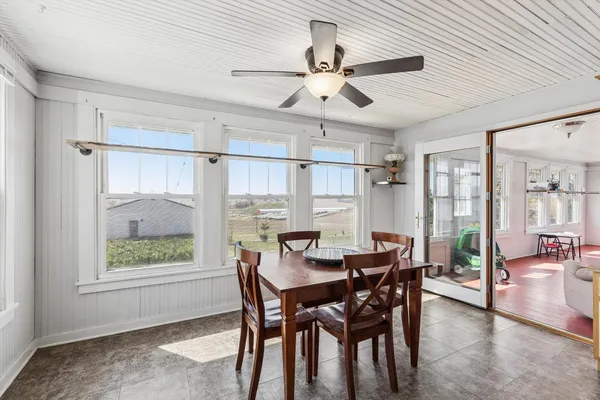 $415,000 | 266 Hoover Highway, Lowden, IA 52255