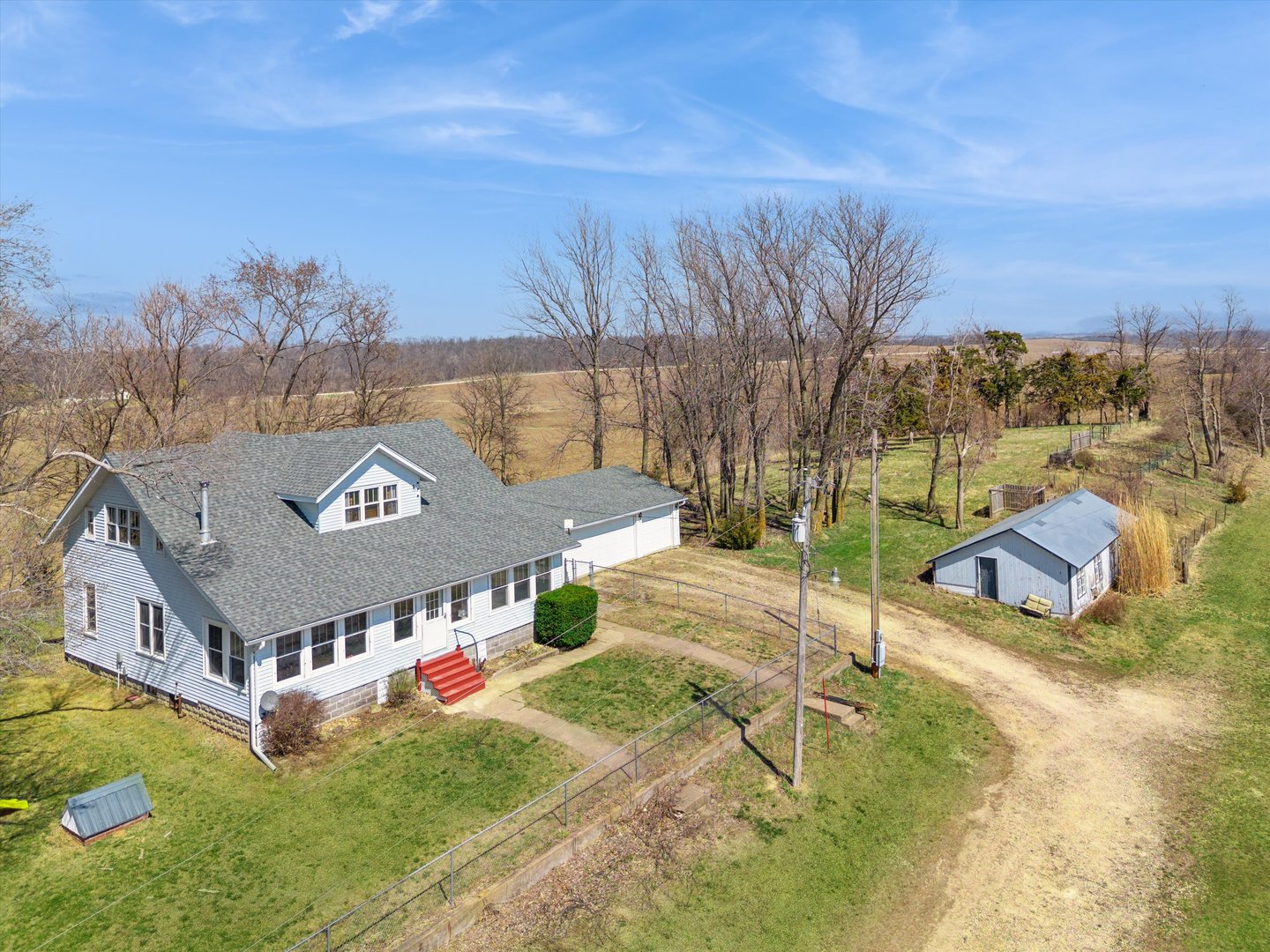 266 Hoover Highway Lowden, IA 52255 - Photo 4 of 50