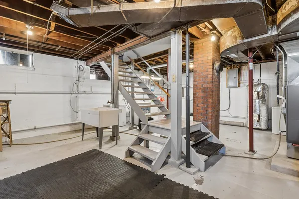 $415,000 | 266 Hoover Highway, Lowden, IA 52255