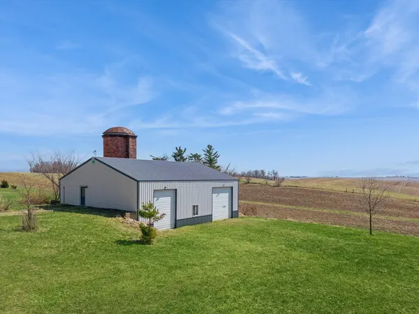 $415,000 | 266 Hoover Highway, Lowden, IA 52255