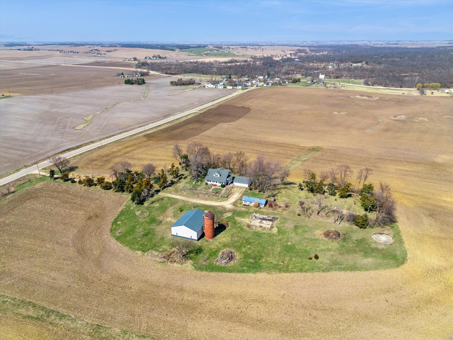 266 Hoover Highway Lowden, IA 52255 - Photo 8 of 50
