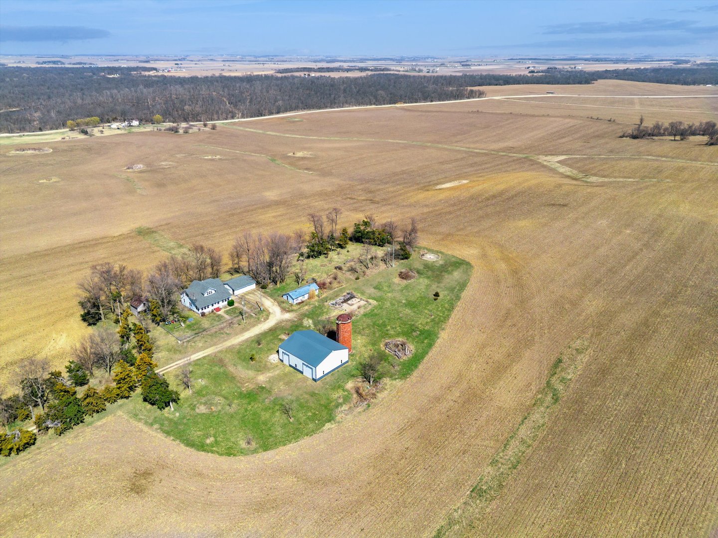 266 Hoover Highway Lowden, IA 52255 - Photo 9 of 50