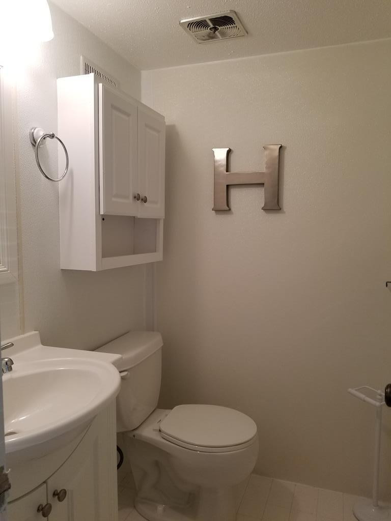 321 Laurens Street Southwest Aiken, SC 29801 - Photo 12 of 12 Master half bath