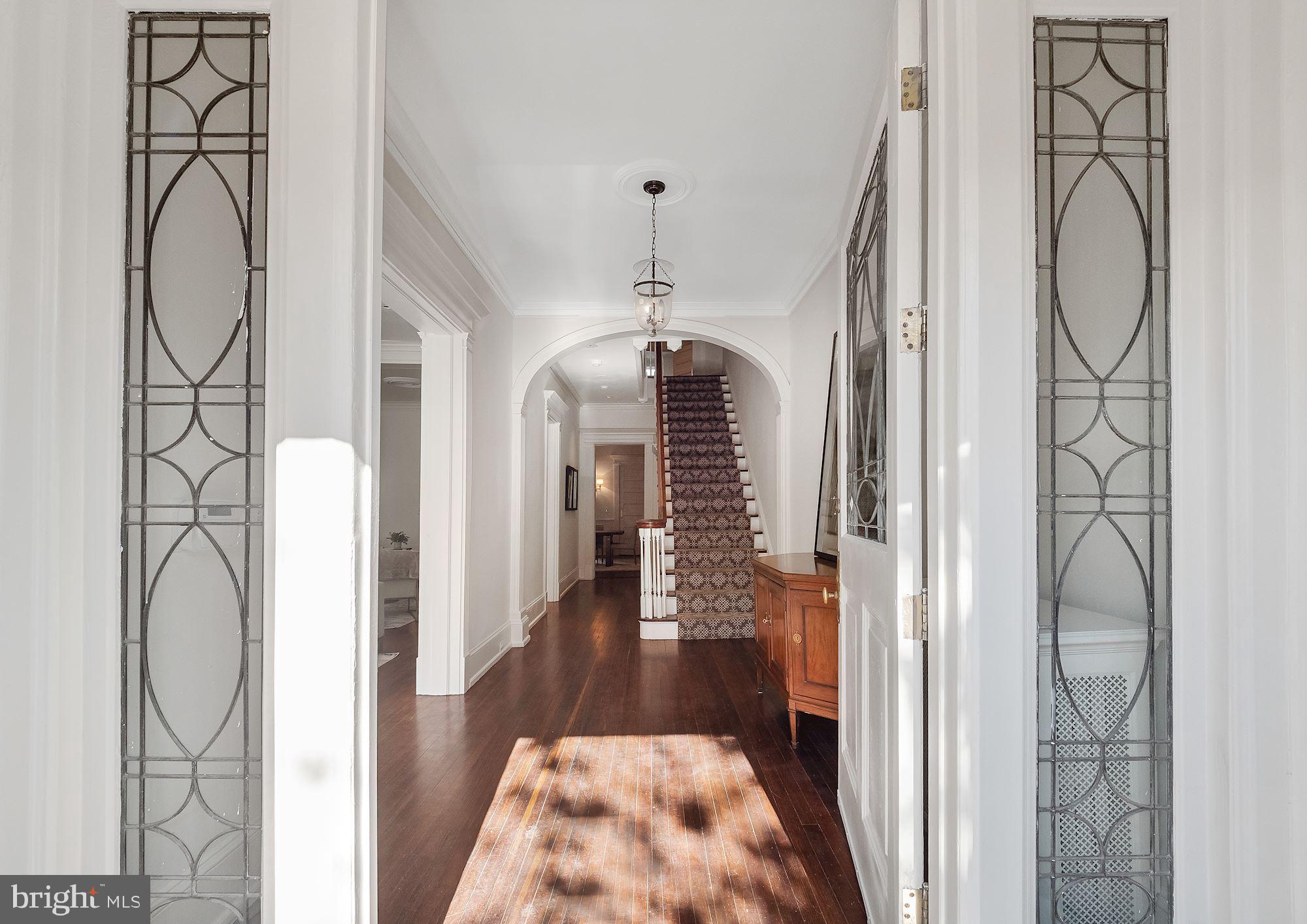 2137 R Street Northwest Washington, DC 20008 - Photo 2 of 43 Entry