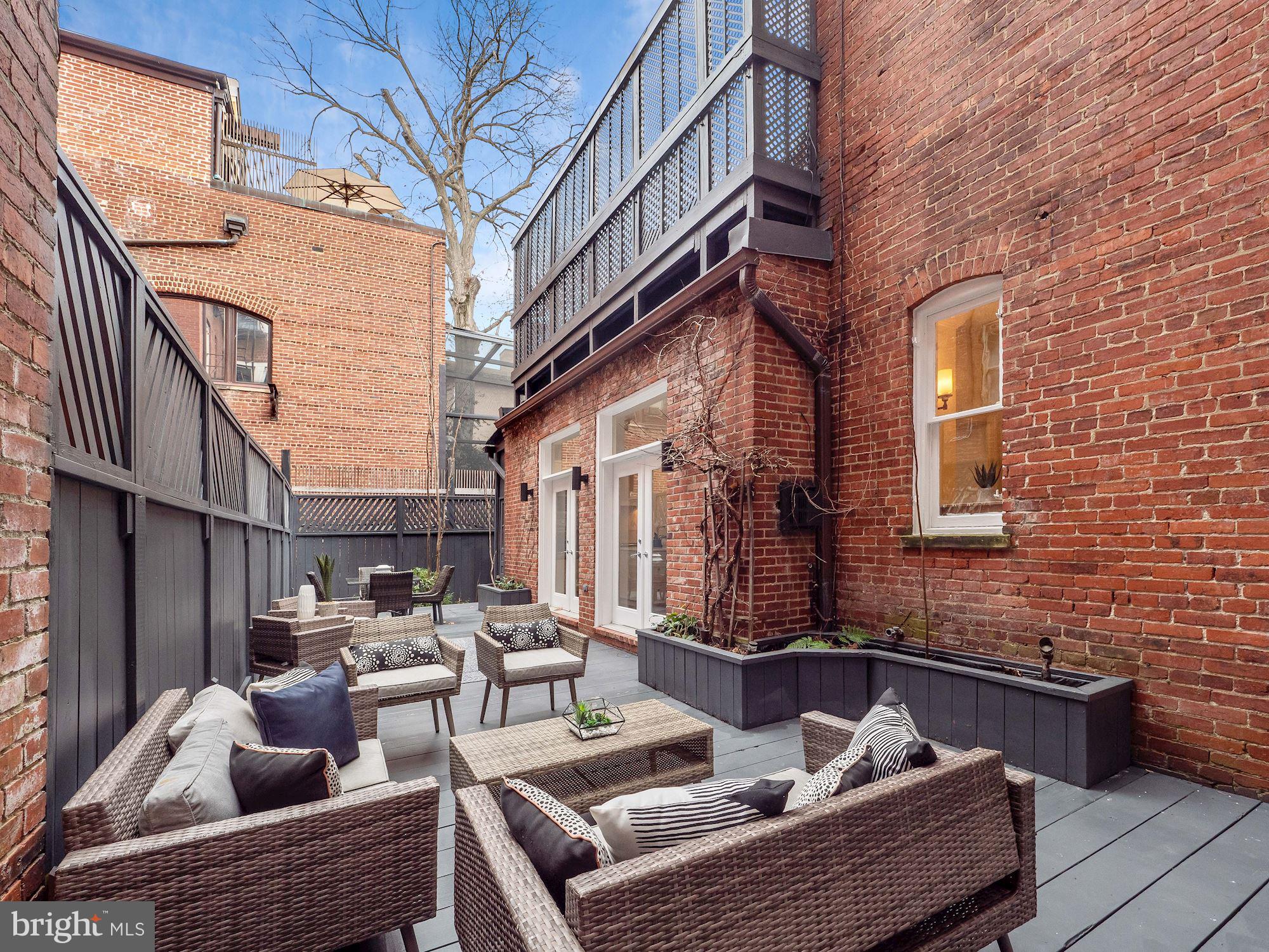 2137 R Street Northwest Washington, DC 20008 - Photo 15 of 43