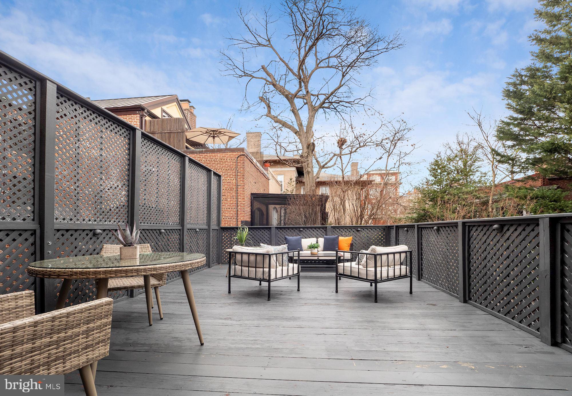 2137 R Street Northwest Washington, DC 20008 - Photo 17 of 43