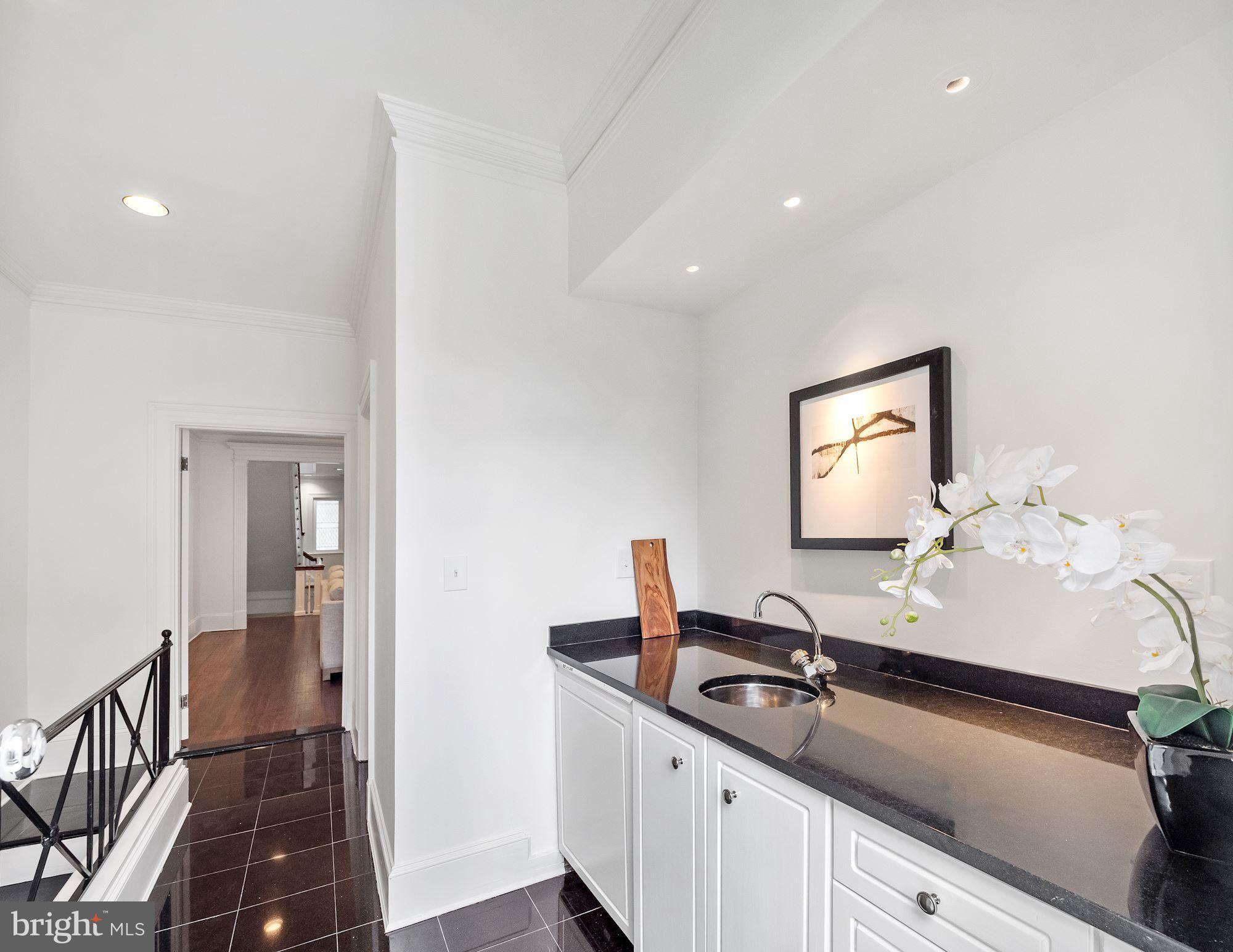 2137 R Street Northwest Washington, DC 20008 - Photo 18 of 43