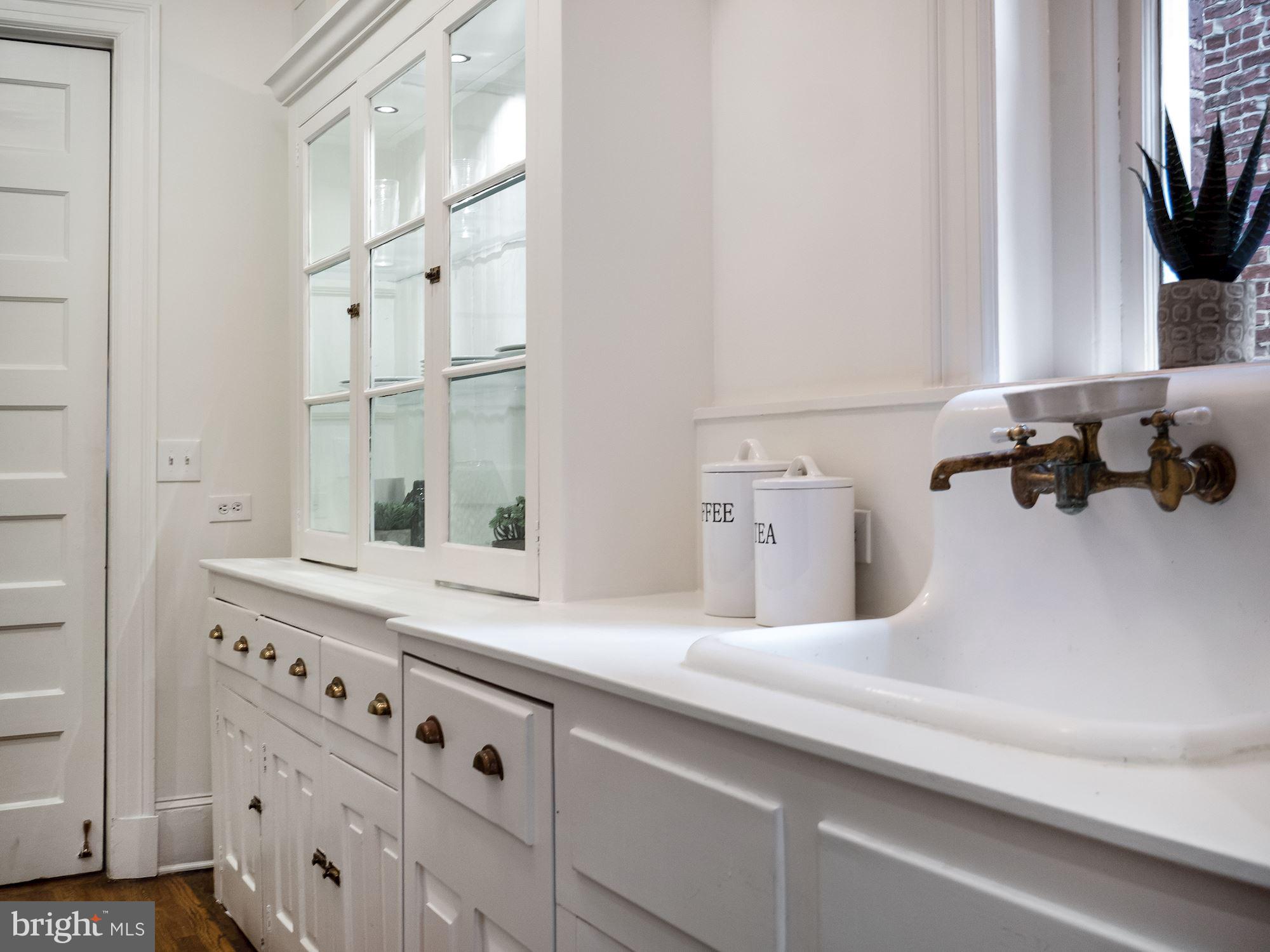 2137 R Street Northwest Washington, DC 20008 - Photo 41 of 43