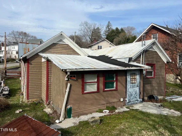 $49,900 | 204 10th Street Northwest, Norton, VA 24273