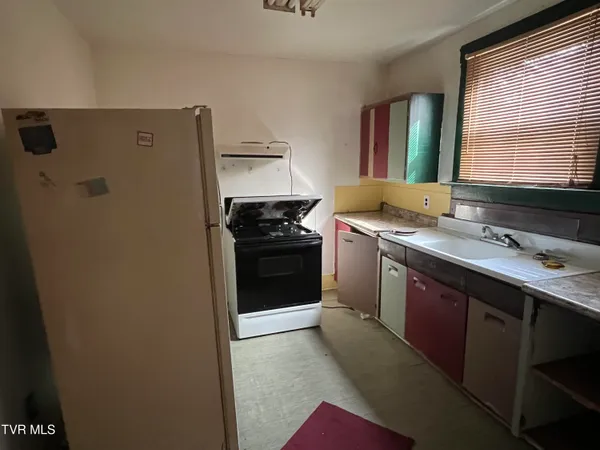 $49,900 | 204 10th Street Northwest, Norton, VA 24273