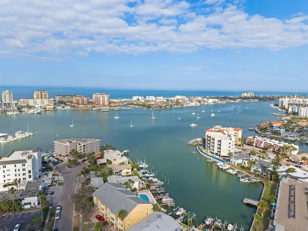 $2,200 | 255 Dolphin Point, Unit 513, Clearwater Beach, FL 33767