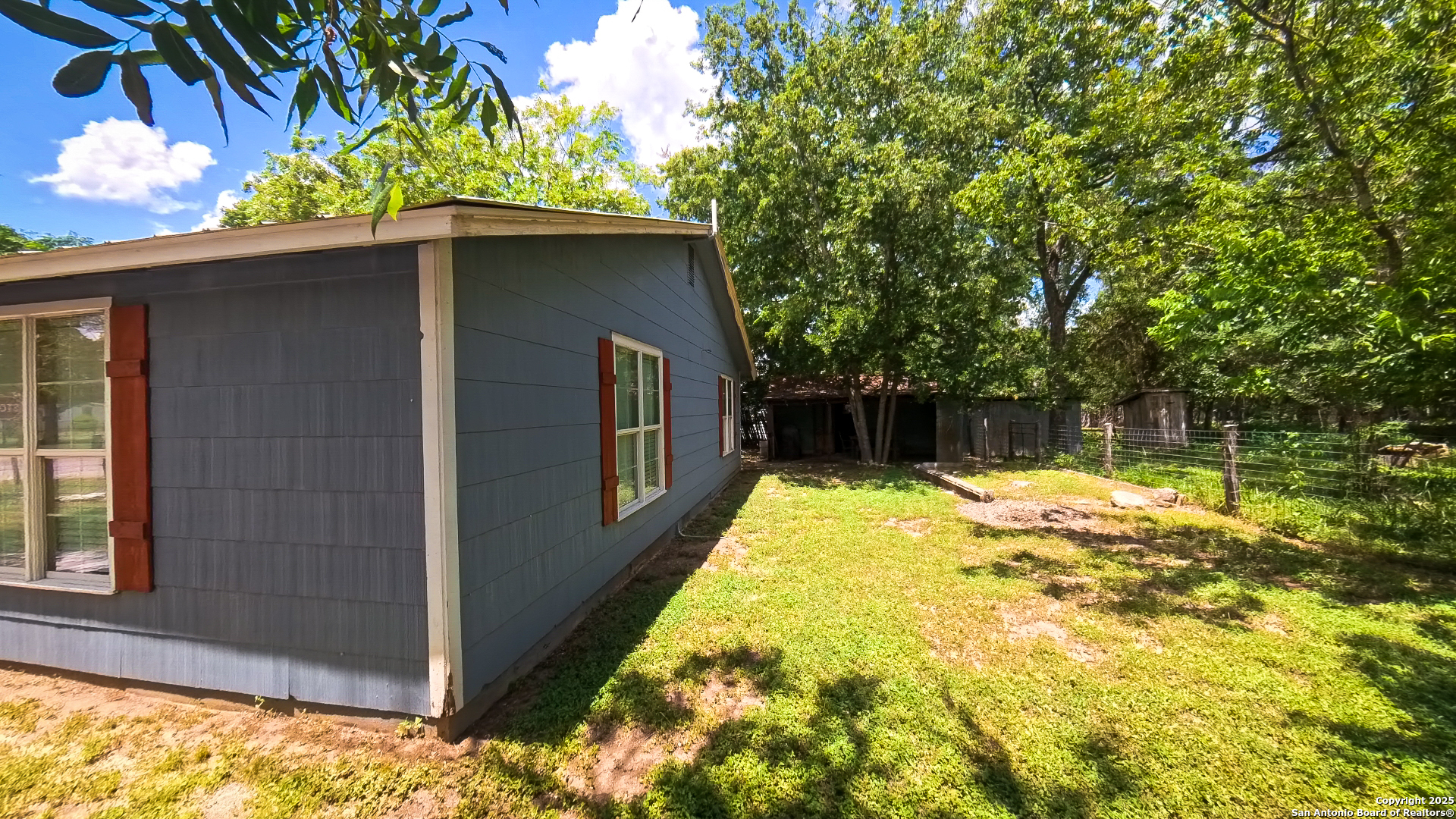 406 7th Street Bandera, TX 78003 - Photo 15 of 18