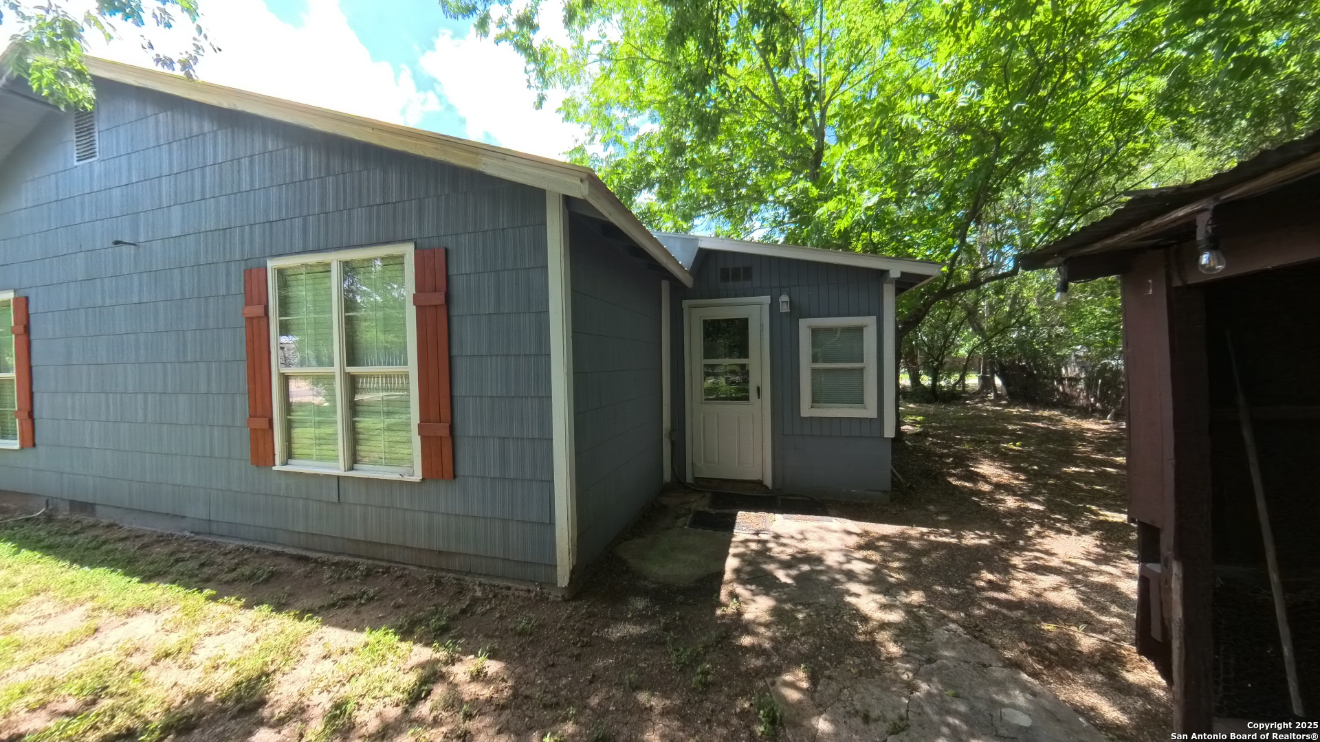 406 7th Street Bandera, TX 78003 - Photo 16 of 18