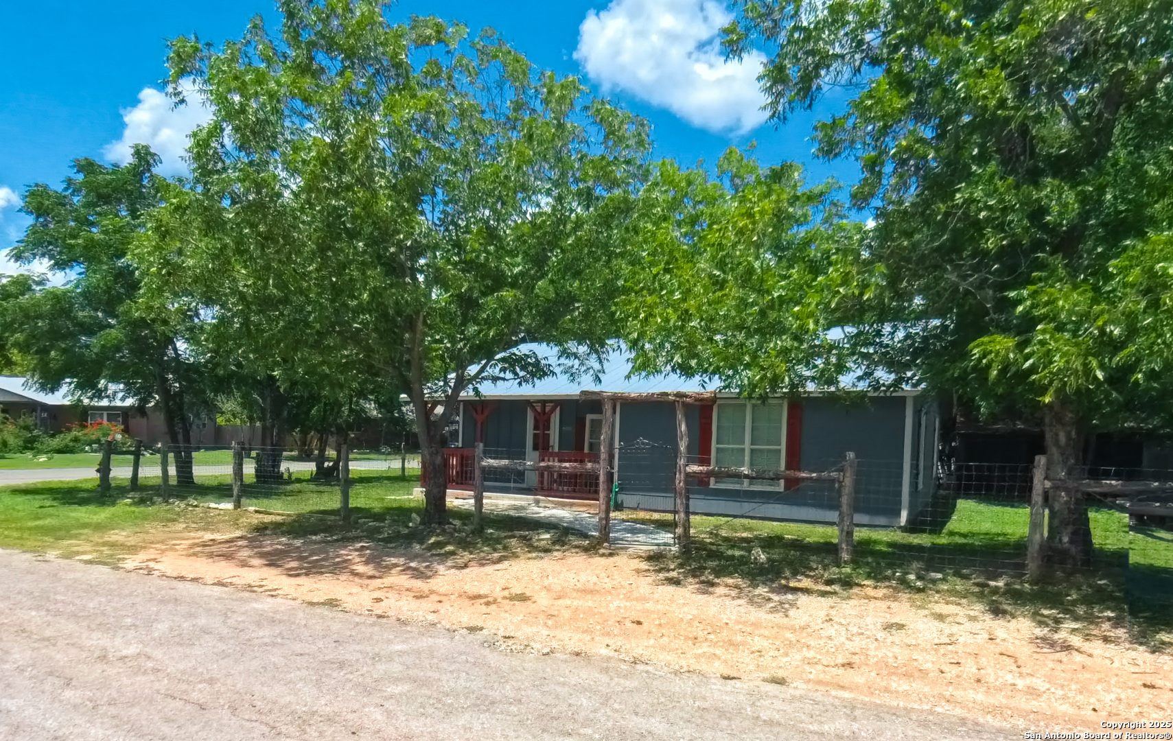 406 7th Street Bandera, TX 78003 - Photo 2 of 18