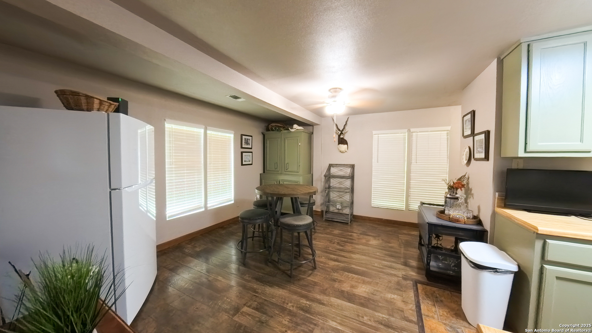 406 7th Street Bandera, TX 78003 - Photo 6 of 18
