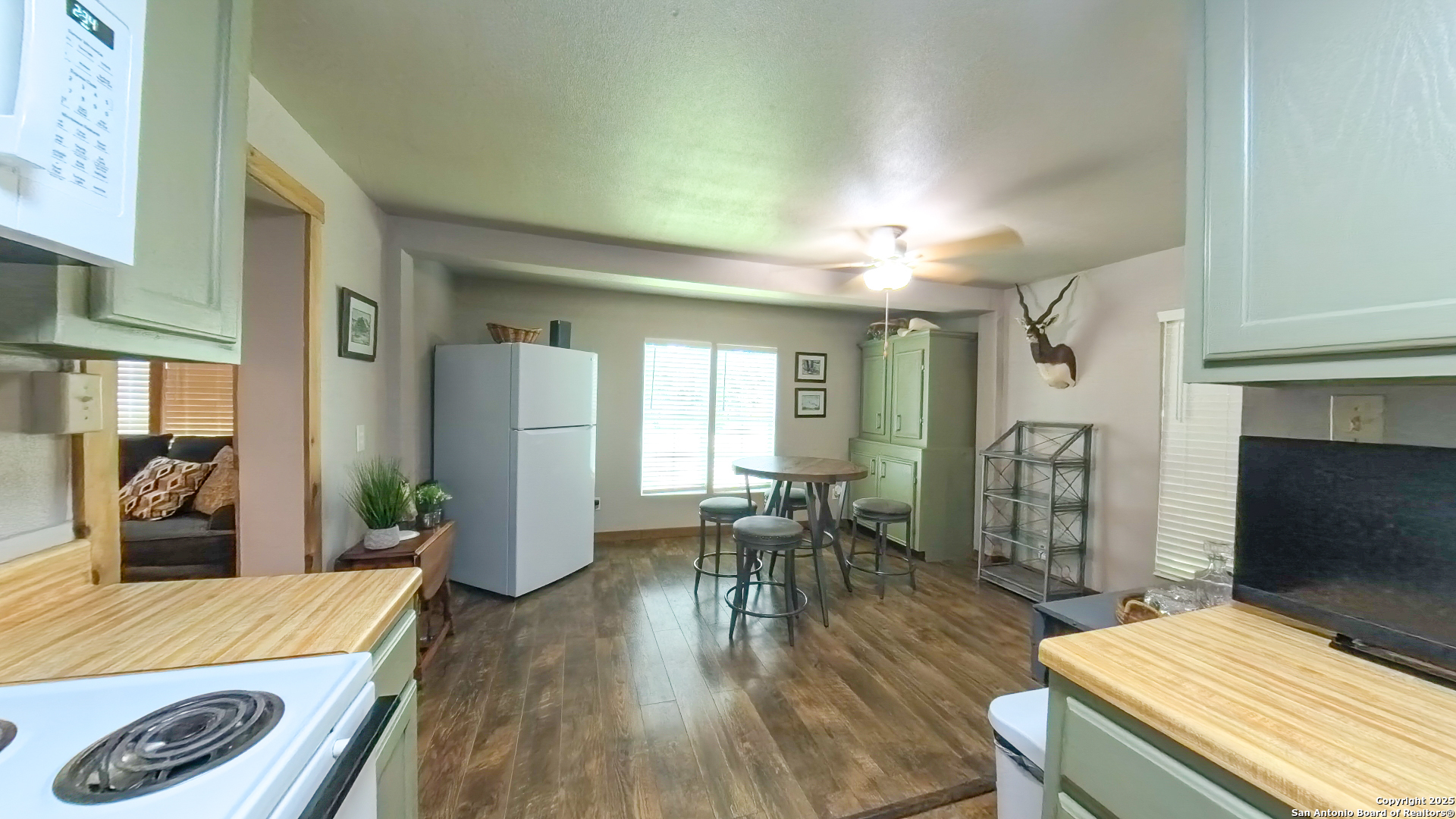 406 7th Street Bandera, TX 78003 - Photo 7 of 18