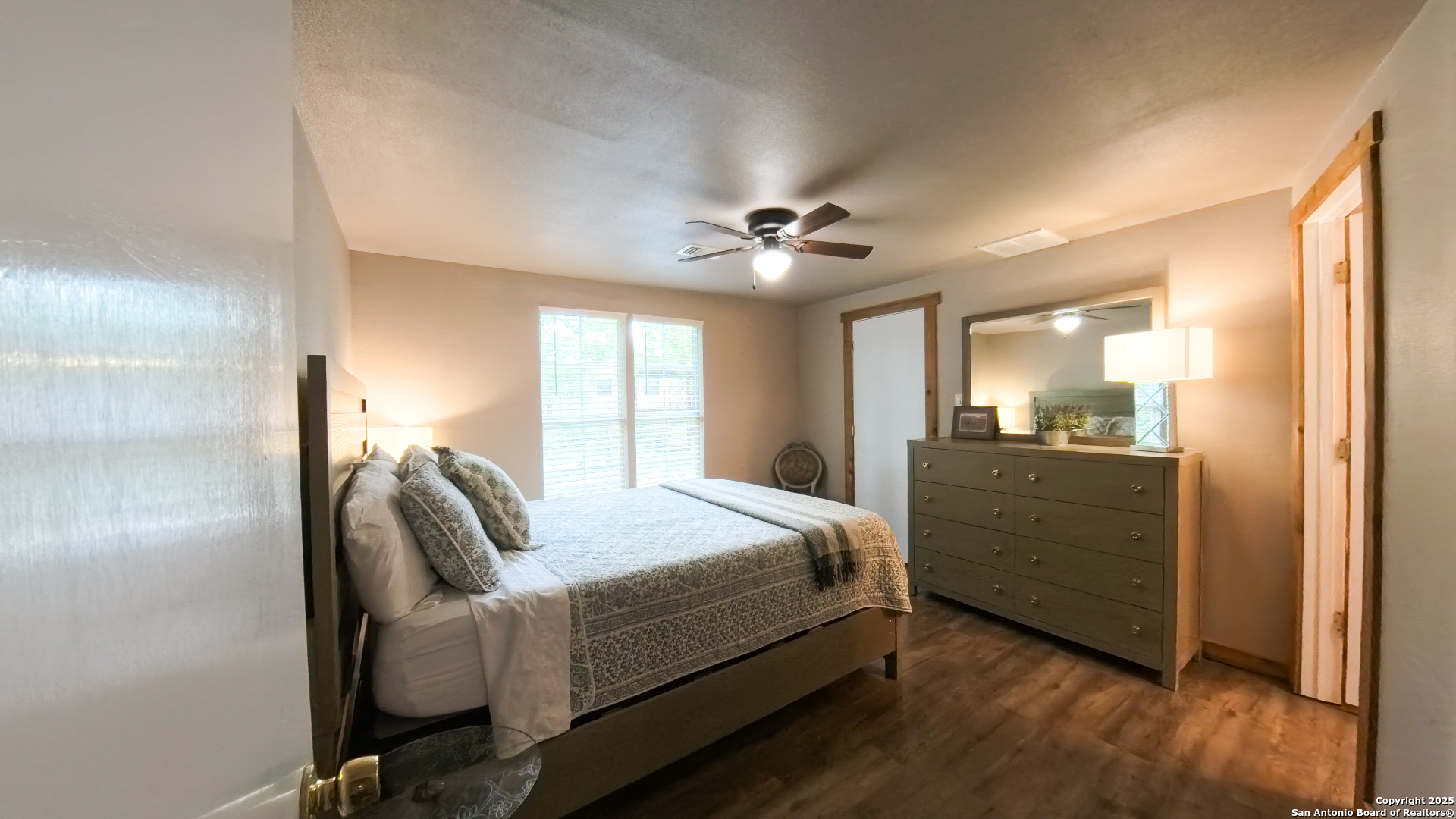 406 7th Street Bandera, TX 78003 - Photo 10 of 18