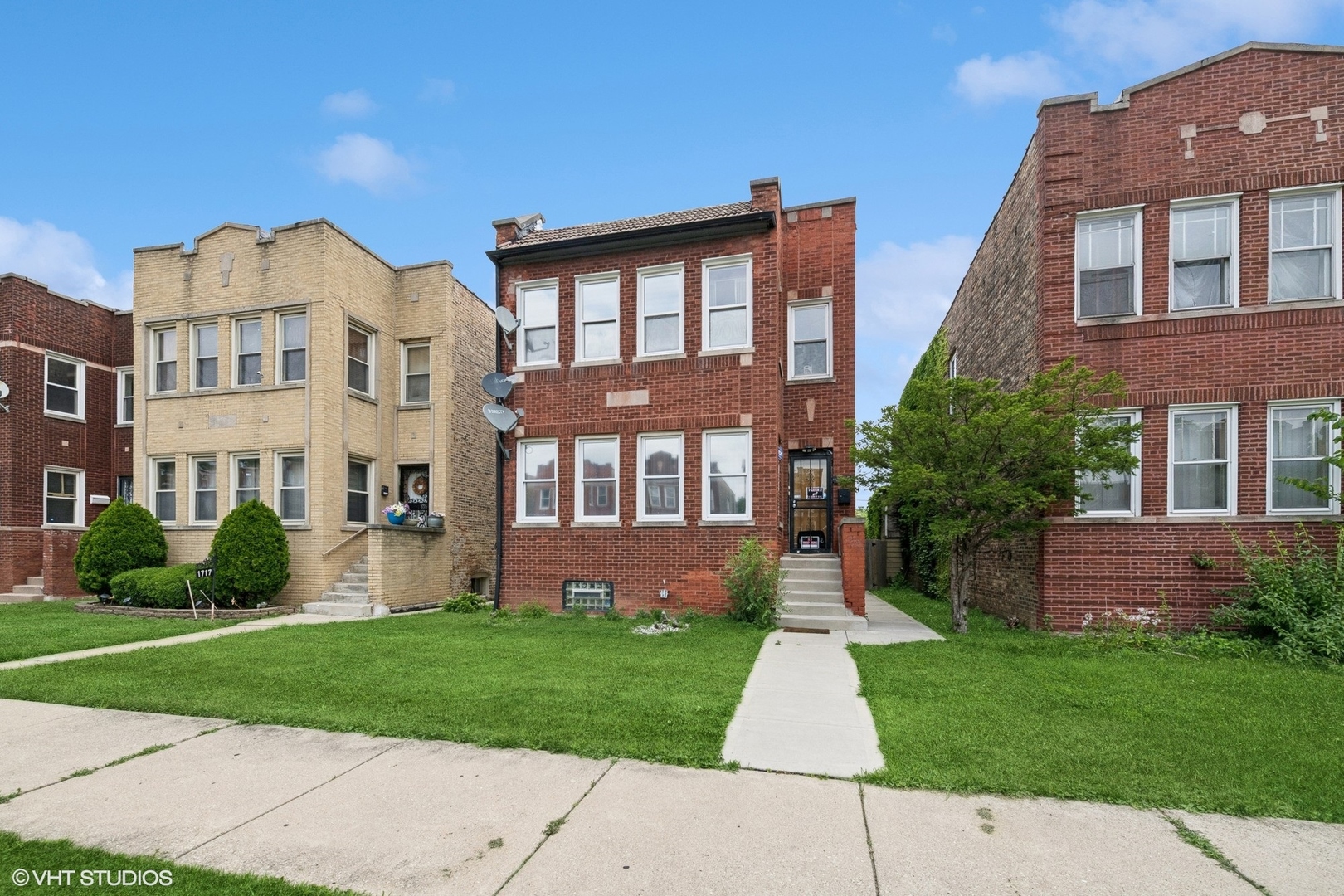 1715 North Meade Avenue Chicago, IL 60639 - Photo 2 of 24
