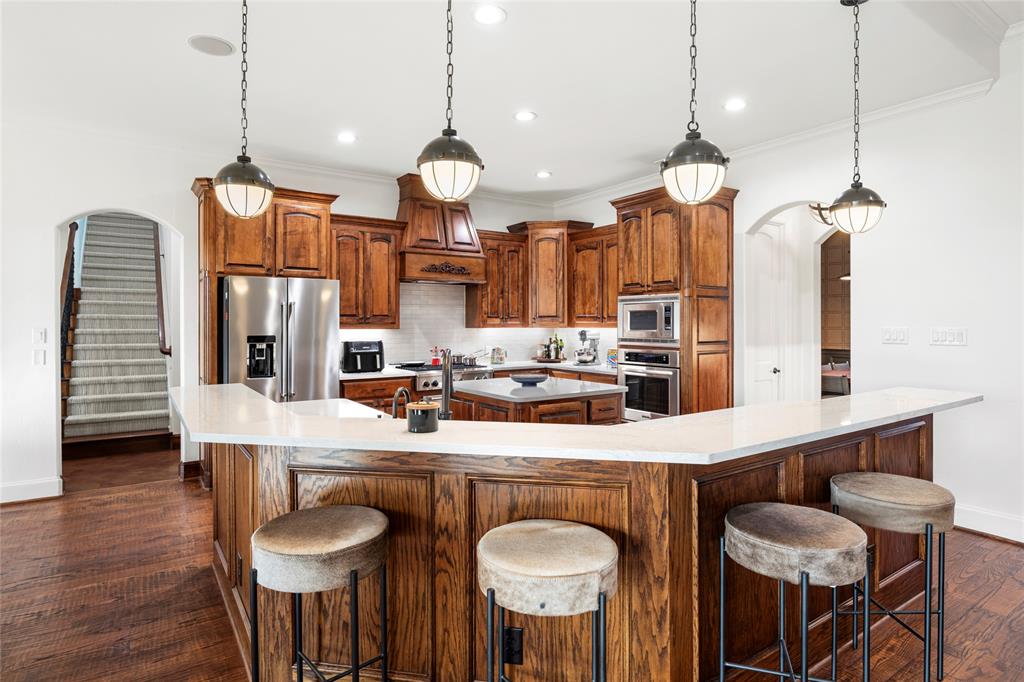 700 Frenchtown Road Argyle, TX 76226 - Photo 10 of 40 Chef's Kitchen is spacious and great focal point for entertaining guests.